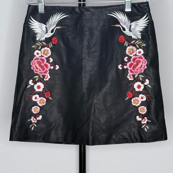 Forever-21 Women's Black and Pink Skirt - Picture 2 of 9